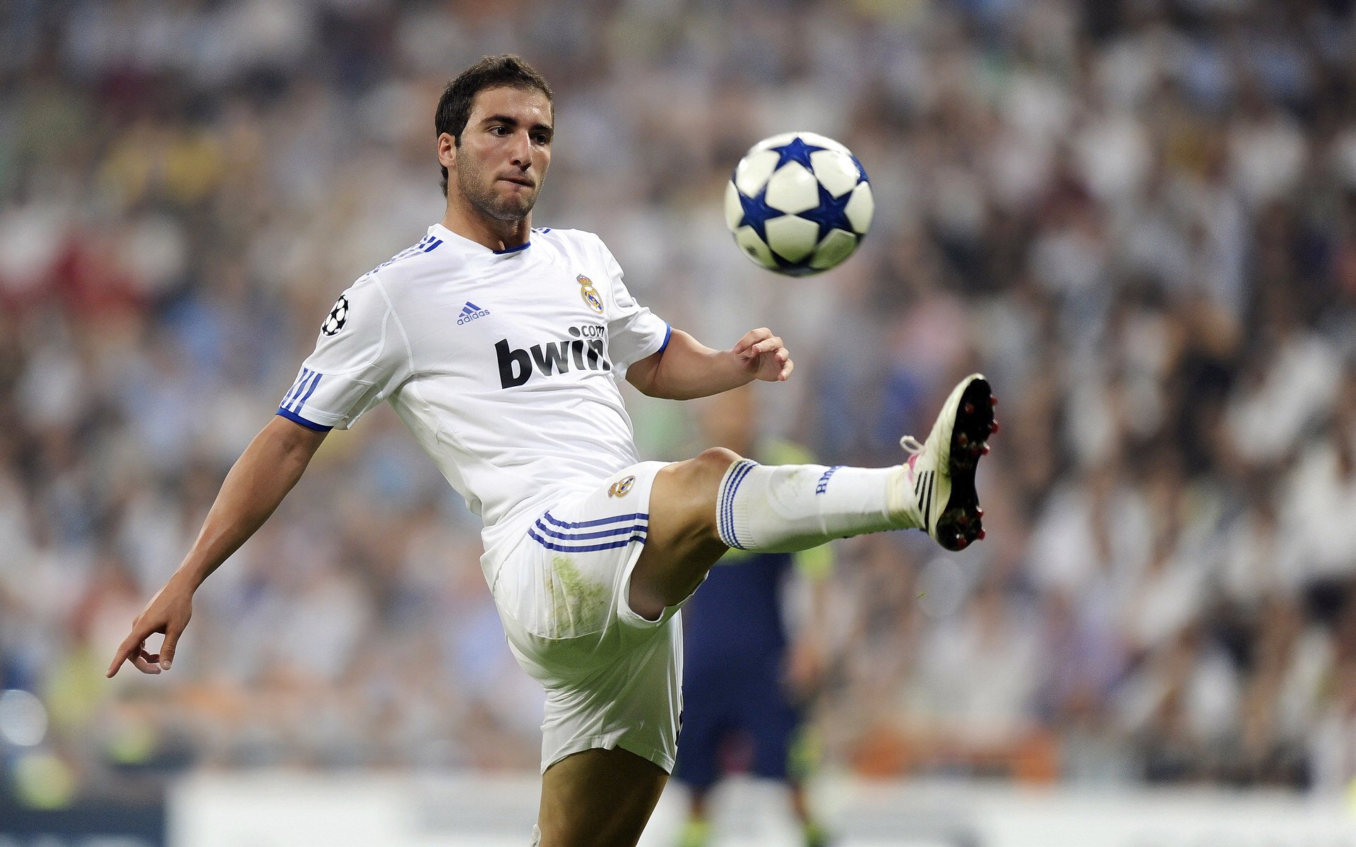 开云体育平台-中超联赛吸引外籍球员加盟，提升竞争力，中超执教过的外籍教练有多少